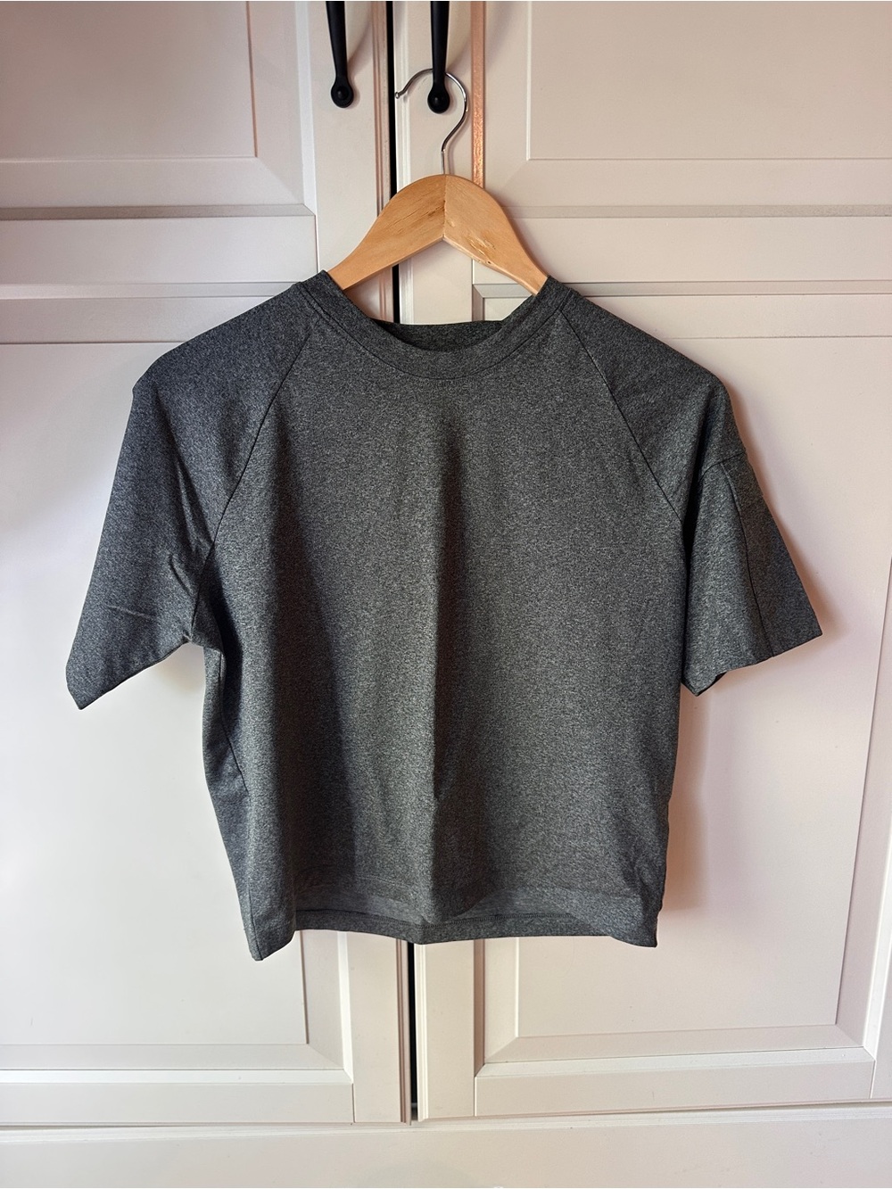 Cropped Crewneck Athletic Tee in Charcoal Gray